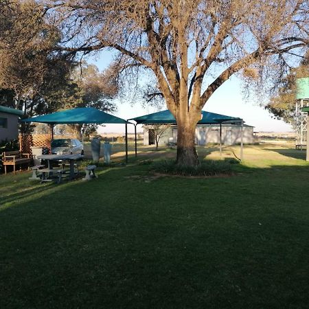 Biekiesvlei Hotel Lichtenburg ภายนอก รูปภาพ