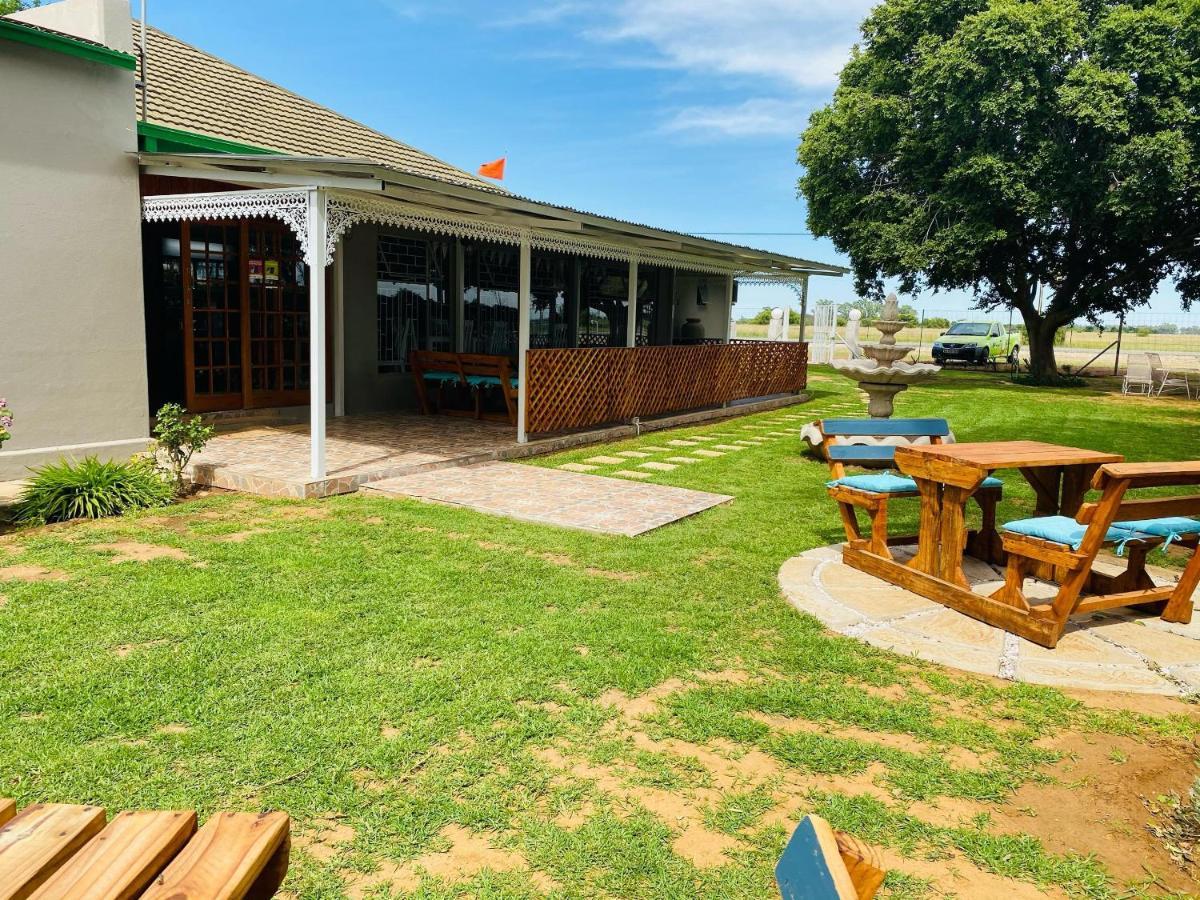 Biekiesvlei Hotel Lichtenburg ภายนอก รูปภาพ
