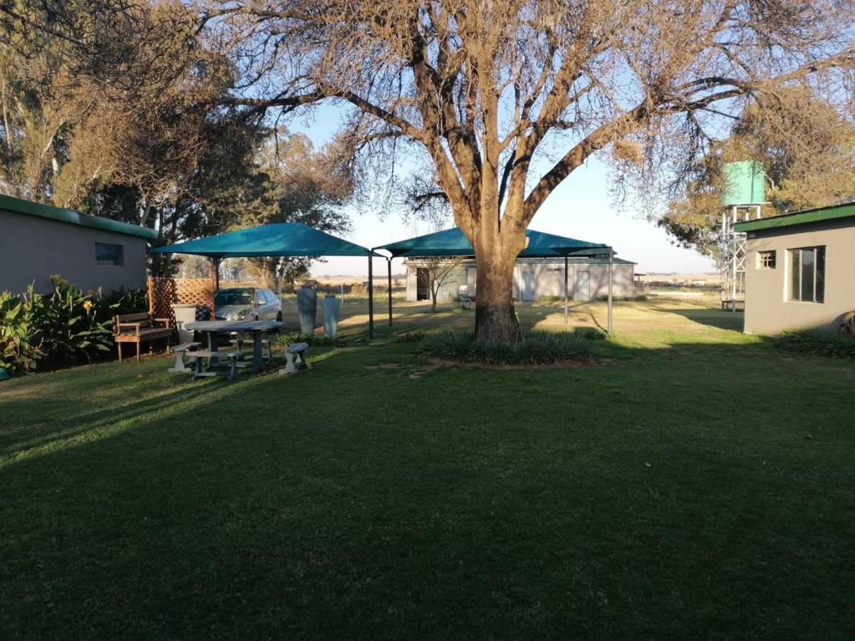 Biekiesvlei Hotel Lichtenburg ภายนอก รูปภาพ